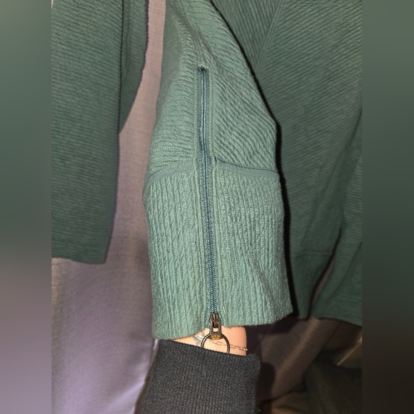 lululemon On Repeat Mock Neck - Picture 6 of 8